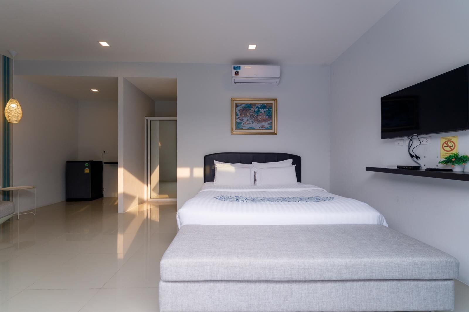 ห้องสแตนดาร์ดดับเบิล | มินิบาร์, ตู้นิรภัยในห้องพัก, ตกแต่งพิเศษโดยเฉพาะ, โต๊ะทำงาน