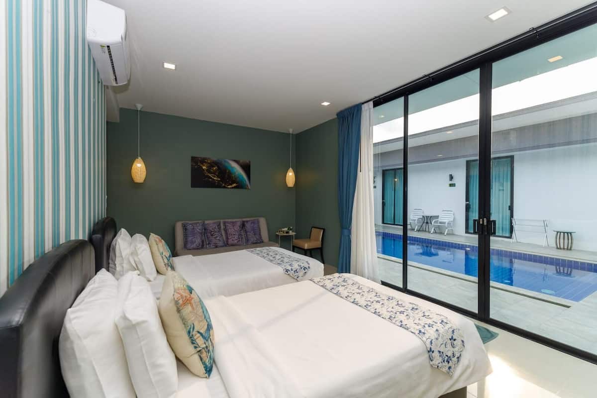 Minibar, in-room safe, individually furnished, desk