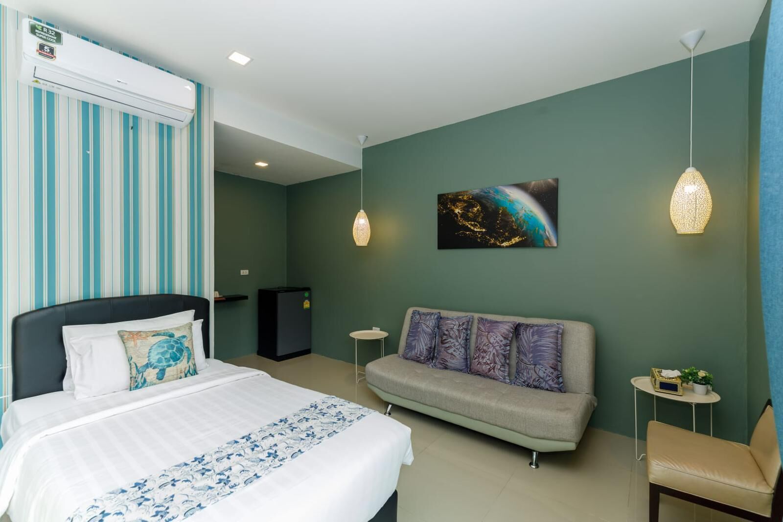 Superior Double Room | Minibar, in-room safe, individually furnished, desk