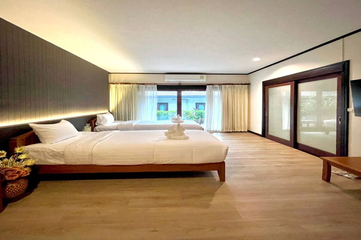 Deluxe Twin Room | Desk, soundproofing, rollaway beds, free WiFi