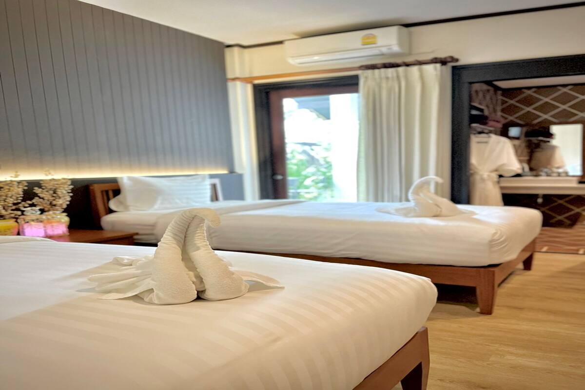 Deluxe Room, Connecting Rooms | Desk, soundproofing, rollaway beds, free WiFi