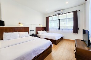 Habitació familiar, bany privat | Wifi gratuïta i roba de llit 