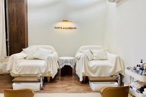 Massage - Taladnoi Paint House (Bangkok)