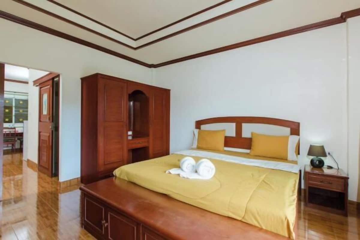 3 habitaciones, caja de seguridad en la habitación y escritorio