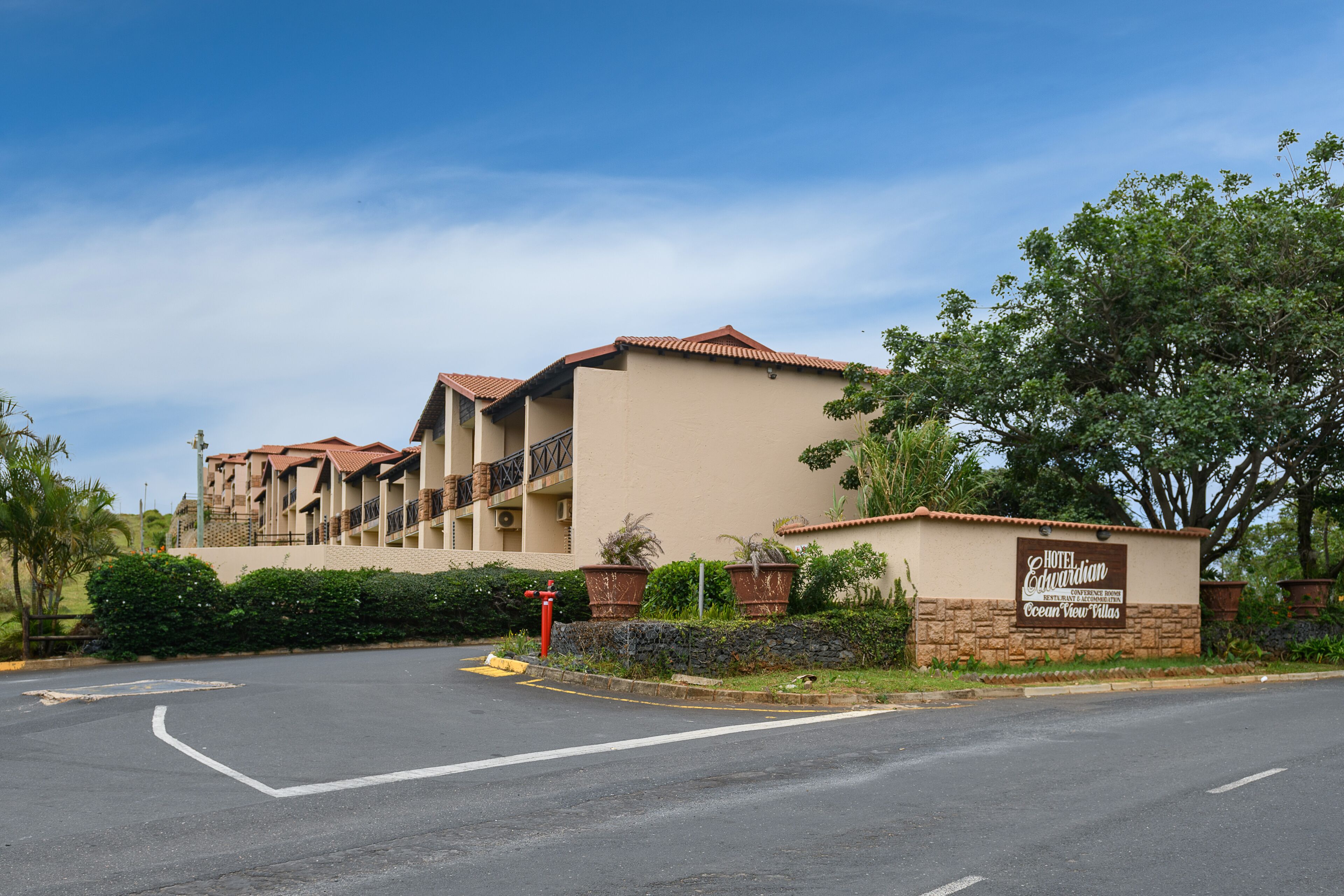 1 bedroom studio apartment with ocean views