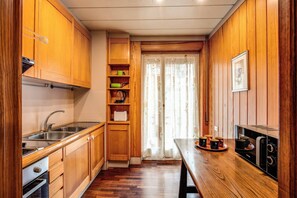 Appartamento, 1 camera da letto, accessibile ai disabili, fumatori | Cucina privata | Microonde, piano cottura, macchina per tè/caffè