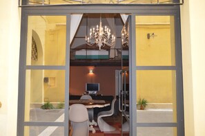 Loft, 1 Bedroom, Accessible | Property entrance