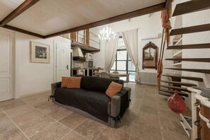 Loft, 1 Bedroom, Accessible | Living room
