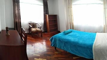 Casa, 6 habitaciones, para fumadores, Terraza | 5 habitaciones