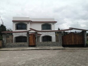 Exterior - Danadri Houses, Like At Home (Riobamba)