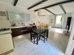 Condo, 1 Bedroom, Smoking, Balcony | Dining - Lecco Center House (Lecco)