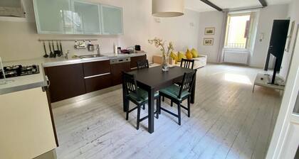 Lecco Center House