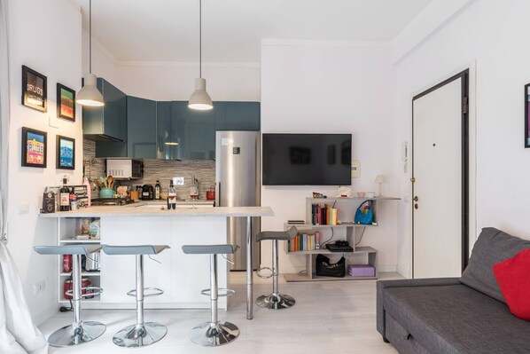Condo, 1 Bedroom, Accessible | Private kitchen