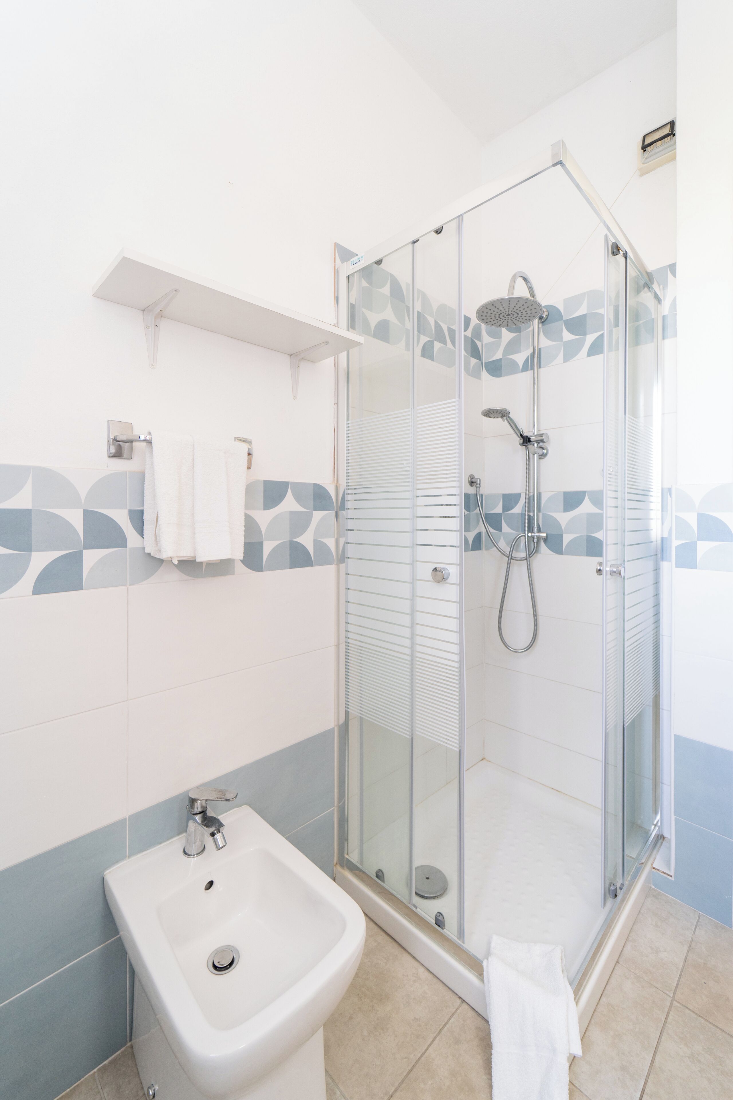 Apartment, 1 Bedroom, Accessible, Smoking | Bathroom