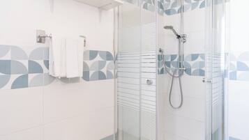 Apartment, 1 Bedroom, Accessible, Smoking | Bathroom