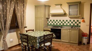 Zimmer, 2 Schlafzimmer, barrierefrei, Raucher | Eigene Küche