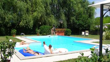 Zimmer, 3 Schlafzimmer, Raucher, Terrasse | Pool | Außenpool