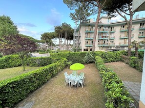 Villa, 2 chambres, patio, vue jardin | Restauration extérieure