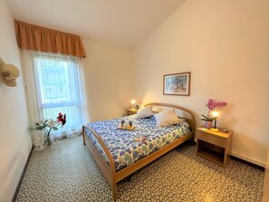 Villa, 2 chambres, patio, vue jardin