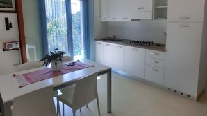 Interior - Lovely Renovated Flat With Terrace - Beahost (Lignano Sabbiadoro)