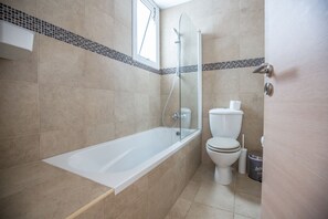 วิลล่า, 3 ห้องนอน, ระเบียง, วิวทะเล | ห้องน้ำ