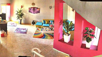 Gemeinsamer Schlafsaal, 2 Schlafzimmer, Raucher, Balkon | Wohnbereich