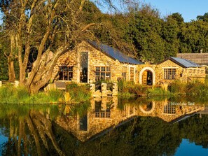 Mặt tiền nơi lưu trú