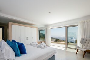 5 habitaciones, tabla de planchar con plancha y cuna de viaje 