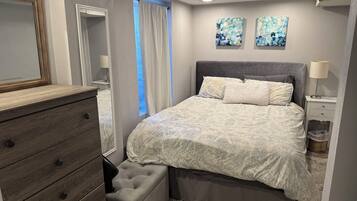 1 bedroom, desk, free WiFi, bed sheets