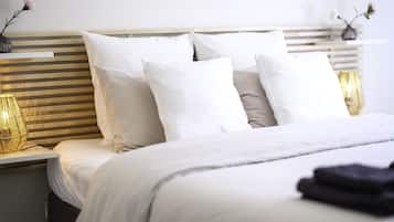 5 dormitorios, tabla de planchar con plancha, cuna de viaje