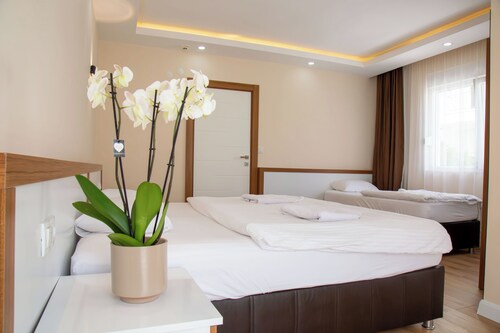 Ada Apart & Hotel