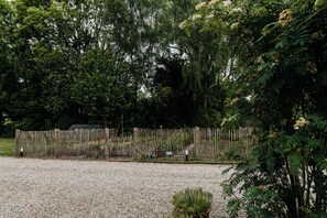 Standard Double Room | Garden view