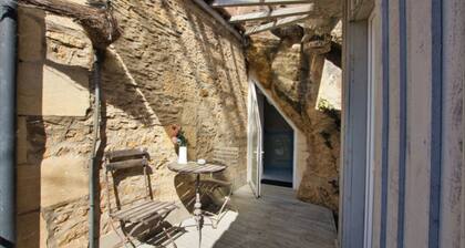 Sarlat center The rock house 4-6 people