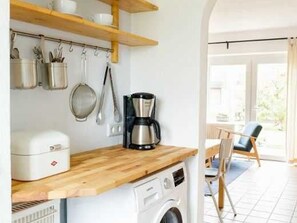 Unclassified image, 3 of 18, button