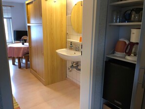 Unclassified image, 2 of 6, button