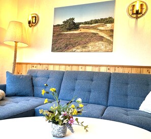 صورة غير مصنفة، 3 من 23، زرّ