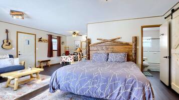6 bedrooms, iron/ironing board, travel crib, free WiFi