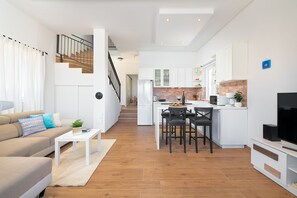 Villa, Pool Access, Partial Sea View | Living area