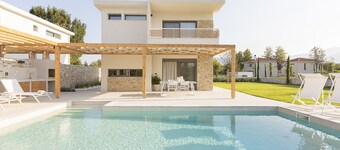 Villa " Helios" located in the magnificent "White Nest Complex"