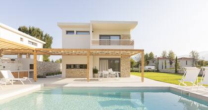 Villa " Helios" located in the magnificent "White Nest Complex"