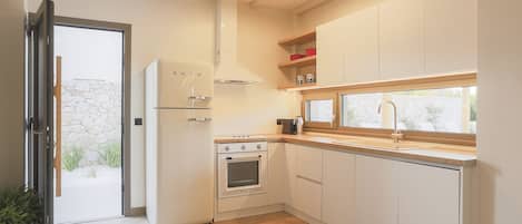 Fridge, microwave, oven, dishwasher