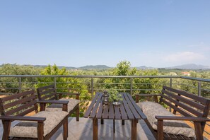 Deluxe Villa | Terrace/patio