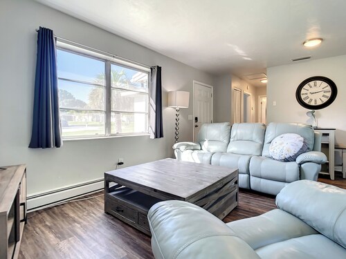 Backyard fully fenced 2BR Home in Deltona FL