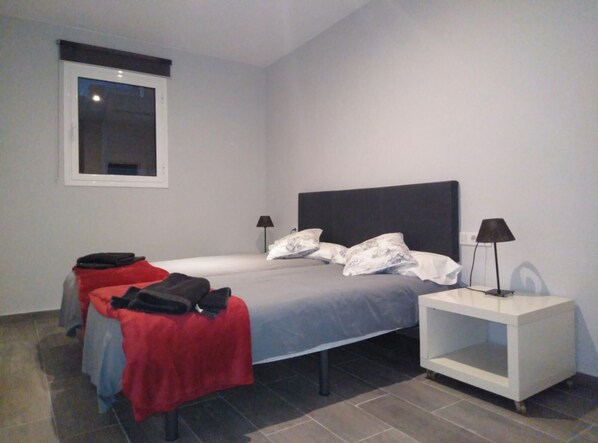 3 bedrooms, bed sheets