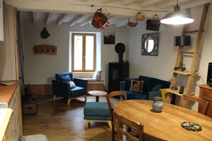 Interior - In the heart of a preserved, welcoming, flower-filled mountain village (La Fajolle)