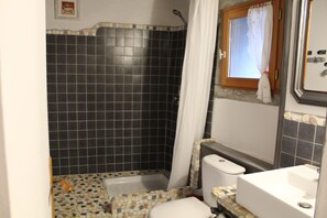 Douche, sèche-cheveux