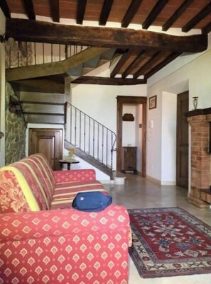 Interior - The Rigomagno Hill (Rigomagno)