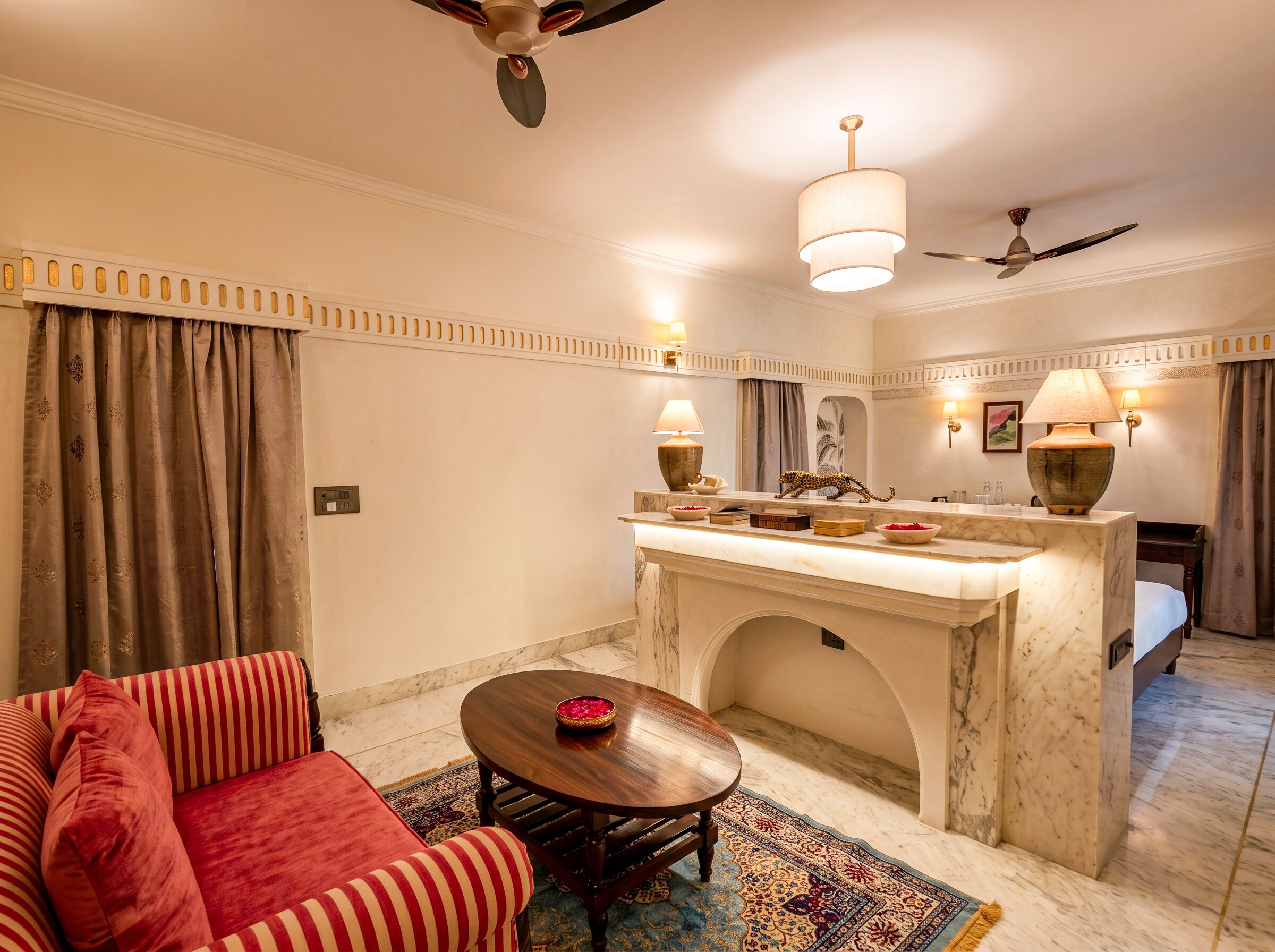 Royal Cottage with Private Pool & Sitout | 1 quarto, frigobar, escrivaninha, ferros/tábuas de passar roupa