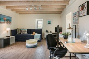 4 bedrooms, iron/ironing board, WiFi, bed sheets - Villa Andromahi  - Four Bedroom Villa, Sleeps 8 (Antipata)