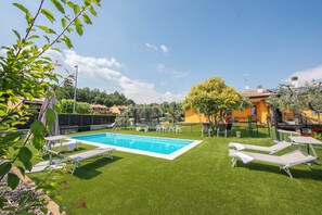 Seasonal outdoor pool - Villa Teresa Apt Lake Garda View (Soiano del Lago)